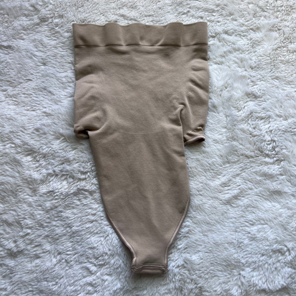 Skims Core Control Thong High Waisted Sculpting Shapewear Beige Size Small NWOT